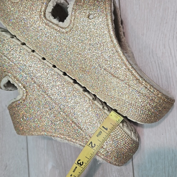 CROCS Women Gold  Glitter Slippers Platform Sandals Shoes Sz 9 - Picture 7 of 13